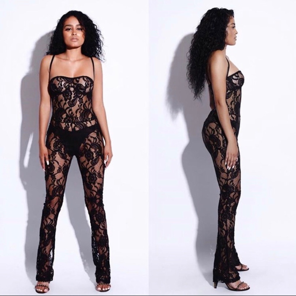 Matte brand lace bodysuit xs